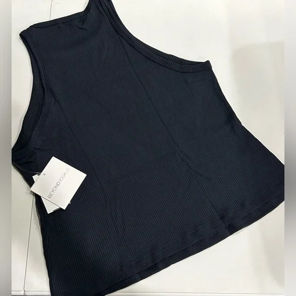 Beyond Yoga Women's XL Formation Tank Black NWT High Neckline